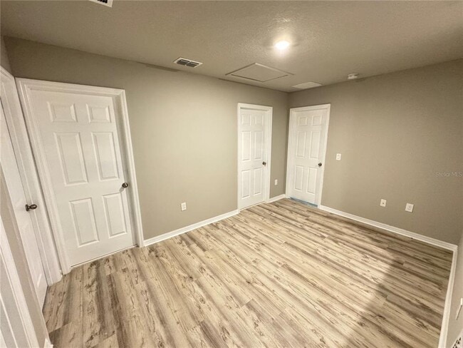 Building Photo - 413 Legacy Lp