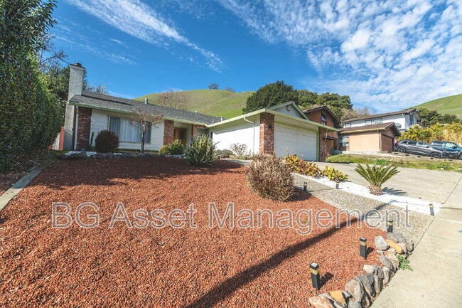 Building Photo - 2901 Doidge Ave