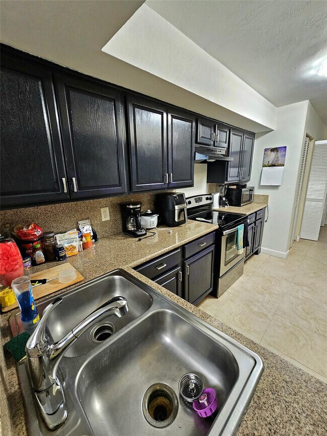 Building Photo - 8294 NW 24th St