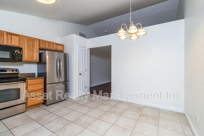 Building Photo - 624 Drakewood Rd