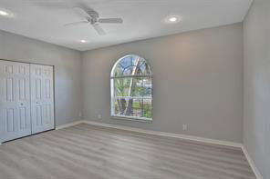 Building Photo - 5977 NW 73rd Ct