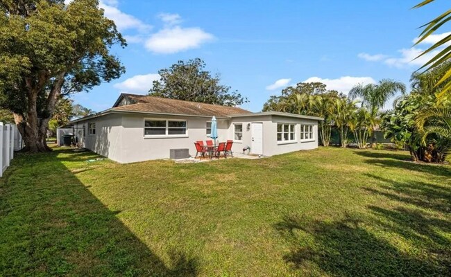 Building Photo - 11145 Bella Loma Dr