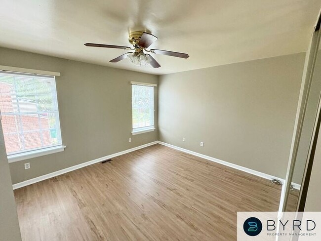 Building Photo - 508 Bethany Dr