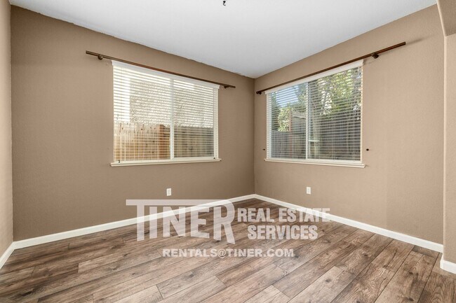 Building Photo - 6530 Aster Ct