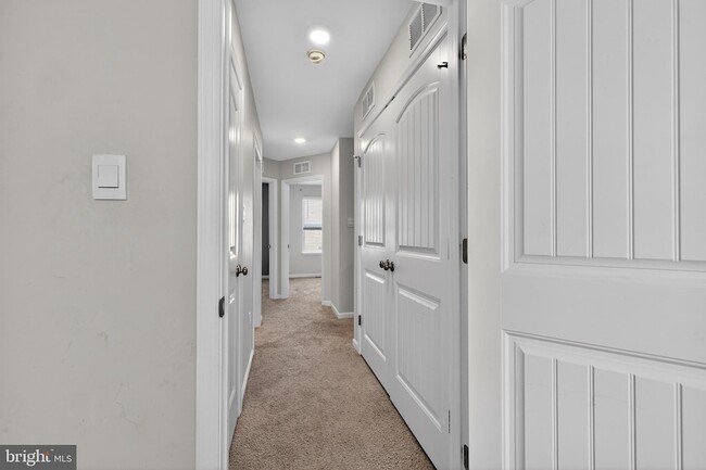Building Photo - 525 Little Eden Wy