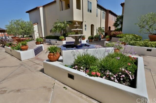 Building Photo - 322 5th St