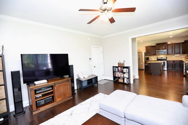 Building Photo - 545 Curlew Cir