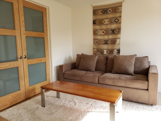 Building Photo - Hatton Fields Retreat with Guest Suite and...