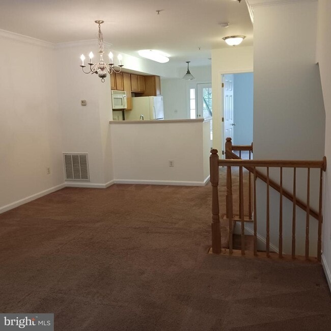 Building Photo - 2125 Hideaway Ct