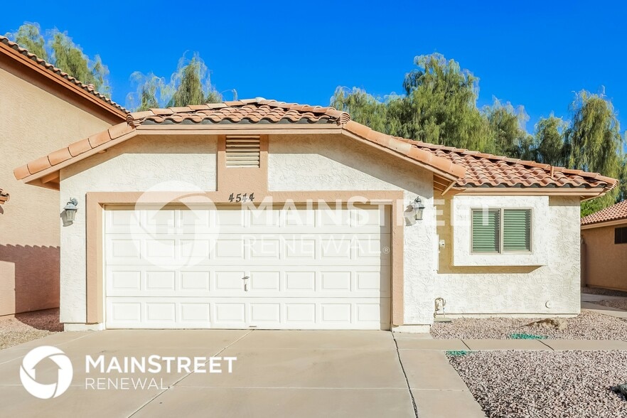 Primary Photo - 4544 E Garnet Ave