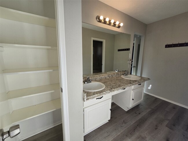 Building Photo - 22027 Rockgate Dr