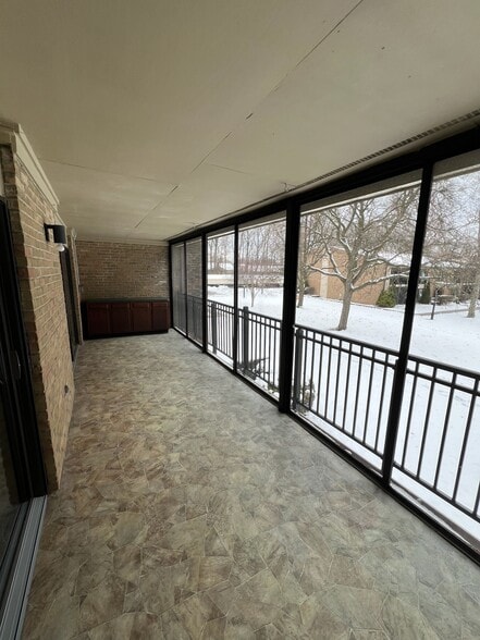 Building Photo - 18411 University Park Dr