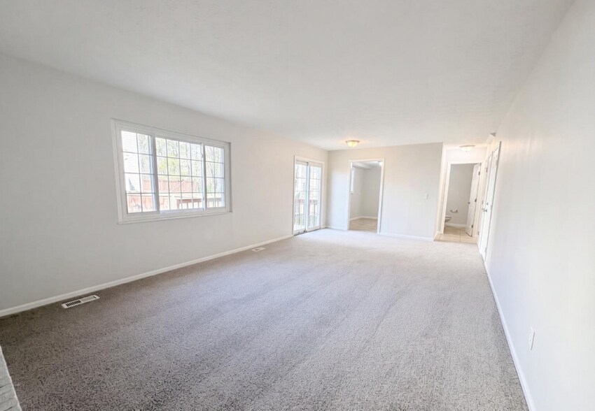 Building Photo - 1379 Gumbert Dr