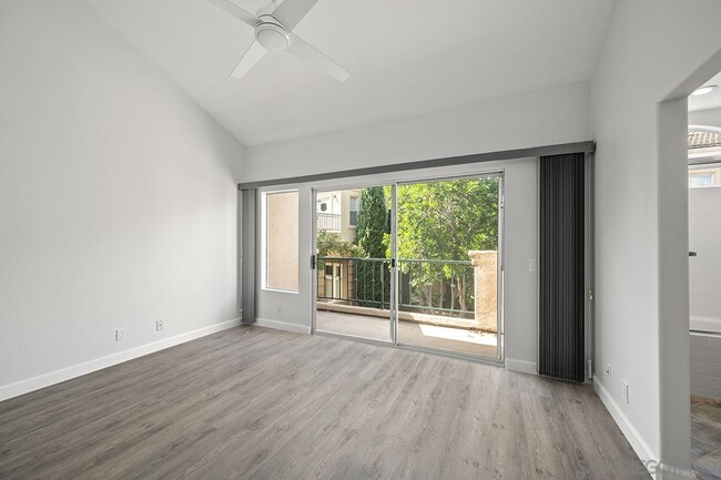 Building Photo - 7274 Shoreline Dr