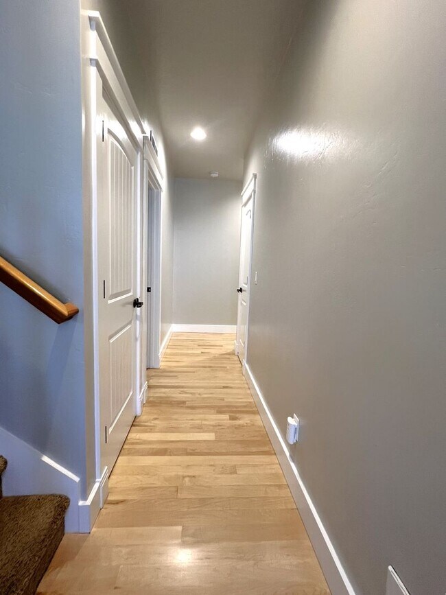 Building Photo - Gorgeous 4 bed 3 bath home in Meridian, ju...