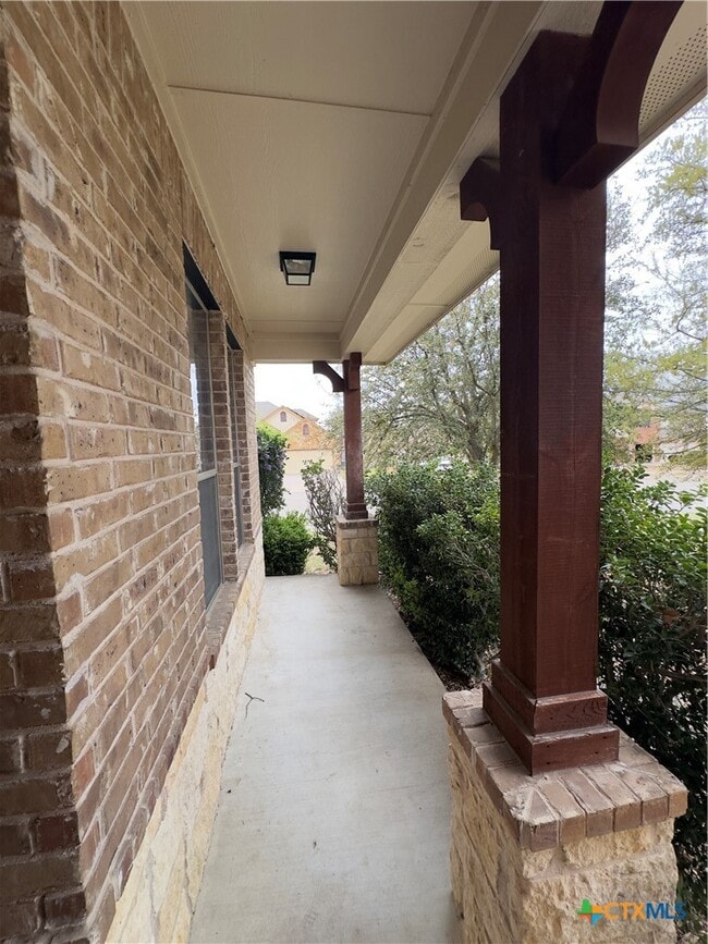 Building Photo - 6808 Rosita Oak Dr