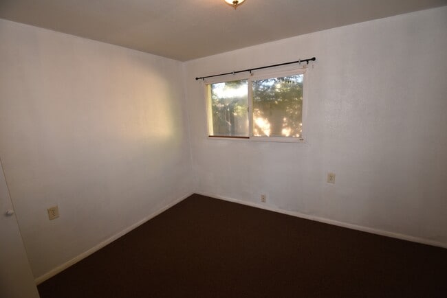 Building Photo - 1133 Valley Manor Ct