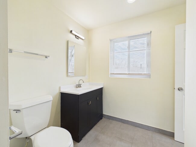 Building Photo - 209 Todd St