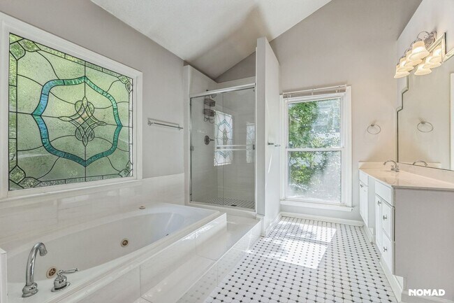 Building Photo - Spacious 5BR House in Marietta