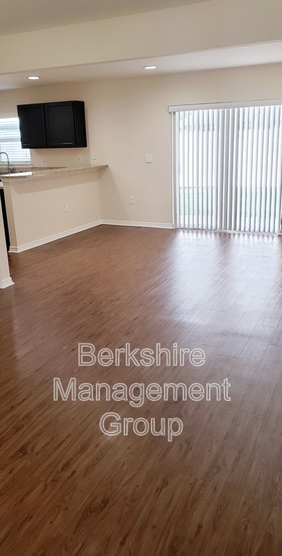 Building Photo - 1012 Dossey Oaks Ln