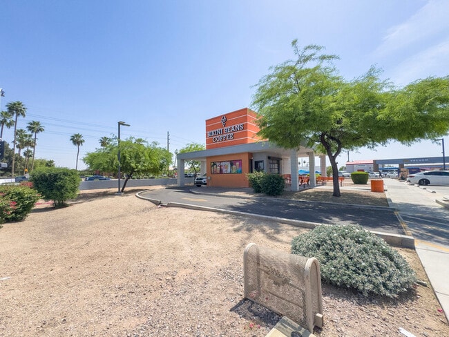 Building Photo - 3Bed/1Bath House at Chandler Blvd/McQueen Rd! Move-In Ready on 06/04/2026! -- NO HOA! RV GATE!