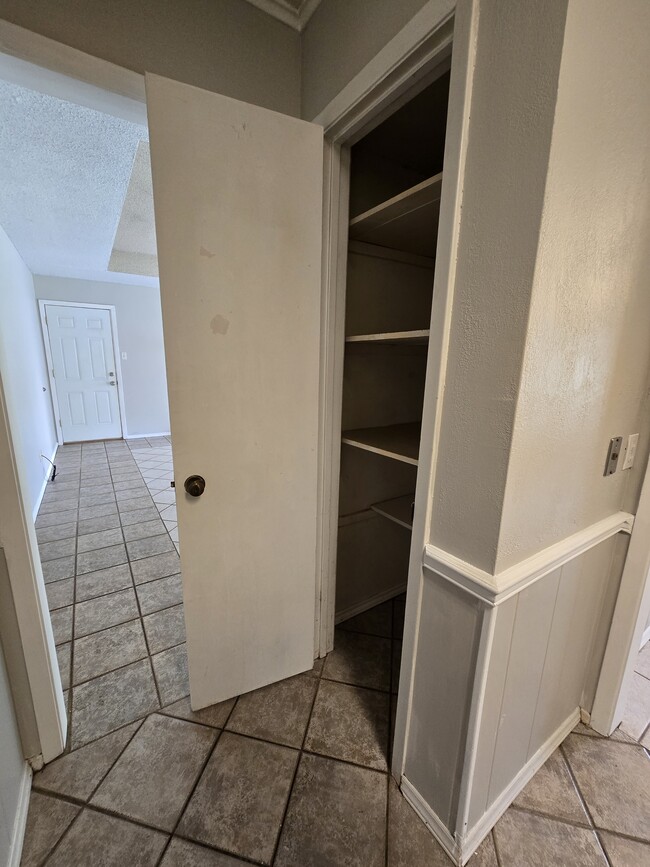 Building Photo - 4624 Leisure Ln