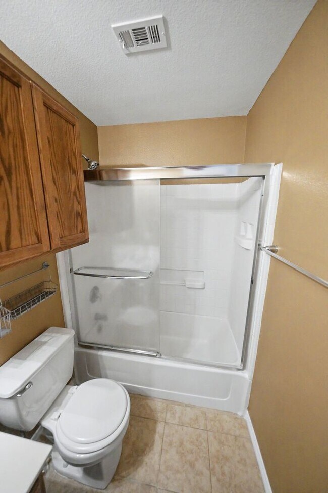 Building Photo - Spacious Cibolo Home Near Steele High School - Realtor Commission: $500
