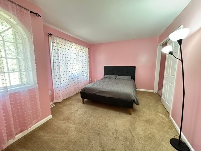 Building Photo - 1094 Porter Dr