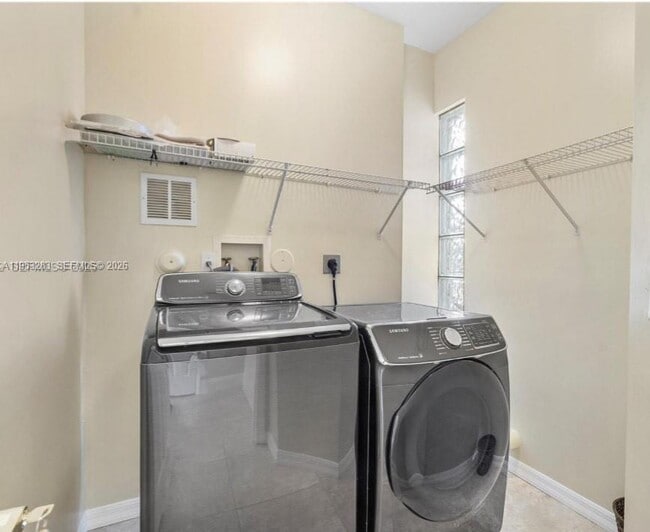 Building Photo - 5310 NW 124th Way