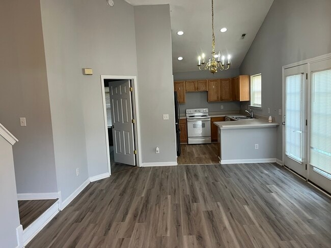 Building Photo - 5513 Stewartby Dr