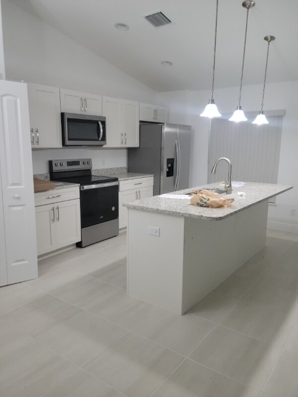 Building Photo - 7735 96th Ct