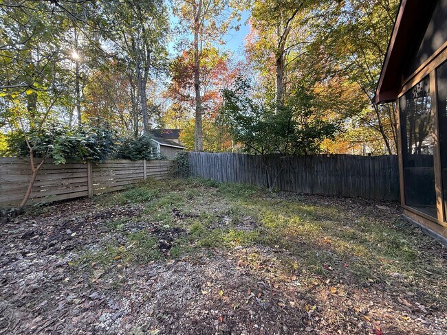 Building Photo - Charming 3BD, 2BA North Raleigh Home in Pr...