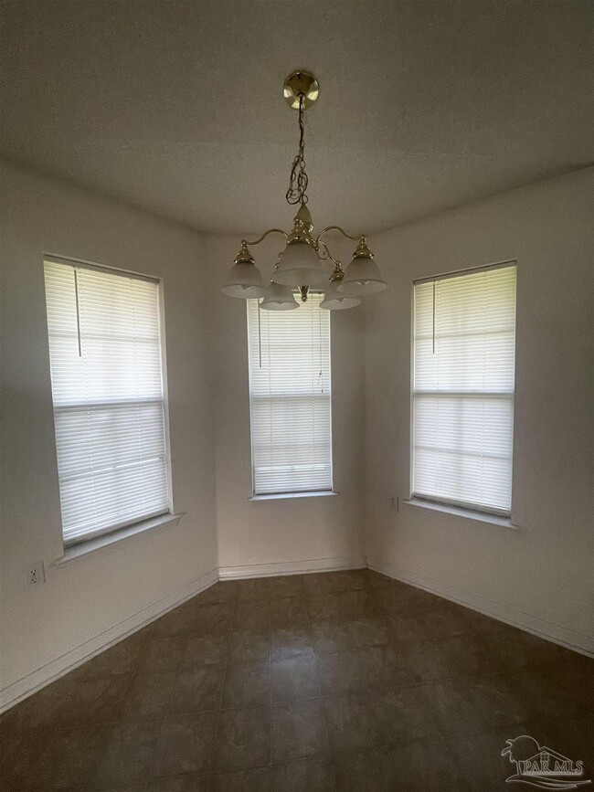 Building Photo - 208 Darrah Cir