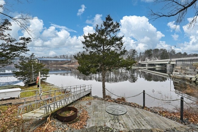 Building Photo - 1 Deer Is Rd