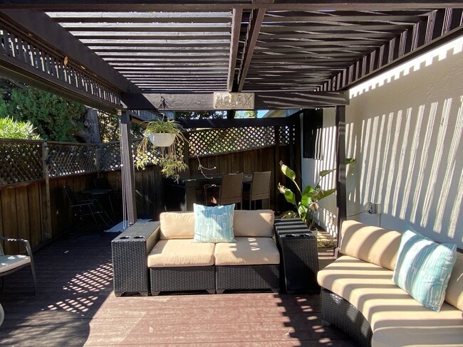 Building Photo - Stunning Home with Backyard Oasis with inground pool and spa