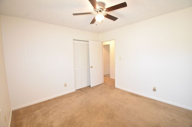 Building Photo - 3 Bedroom and 2 Bath Home (No Pets)