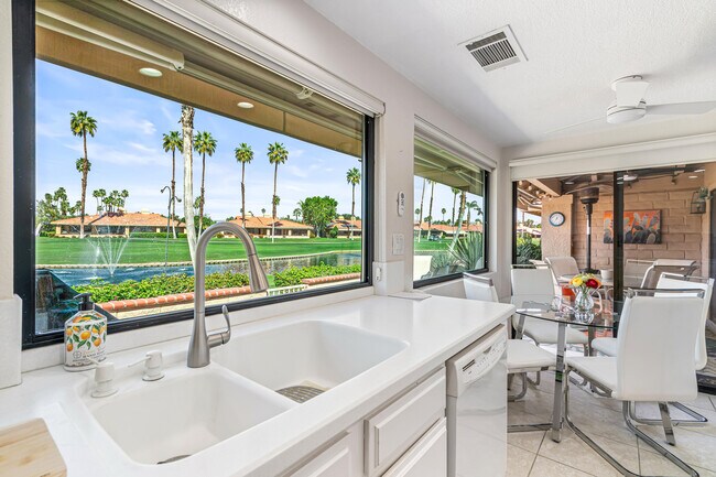 Building Photo - 39 Maximo Way