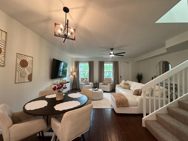 Building Photo - 3325 E Community Dr