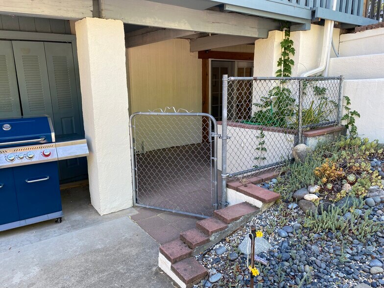 Building Photo - 4040 St Patricks Ave