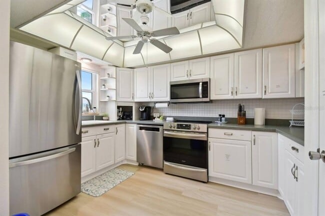 Building Photo - 314 Windrush Blvd
