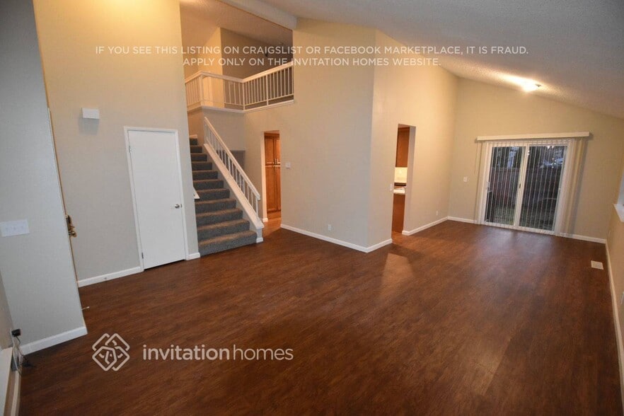 Building Photo - 242 Newport Cir