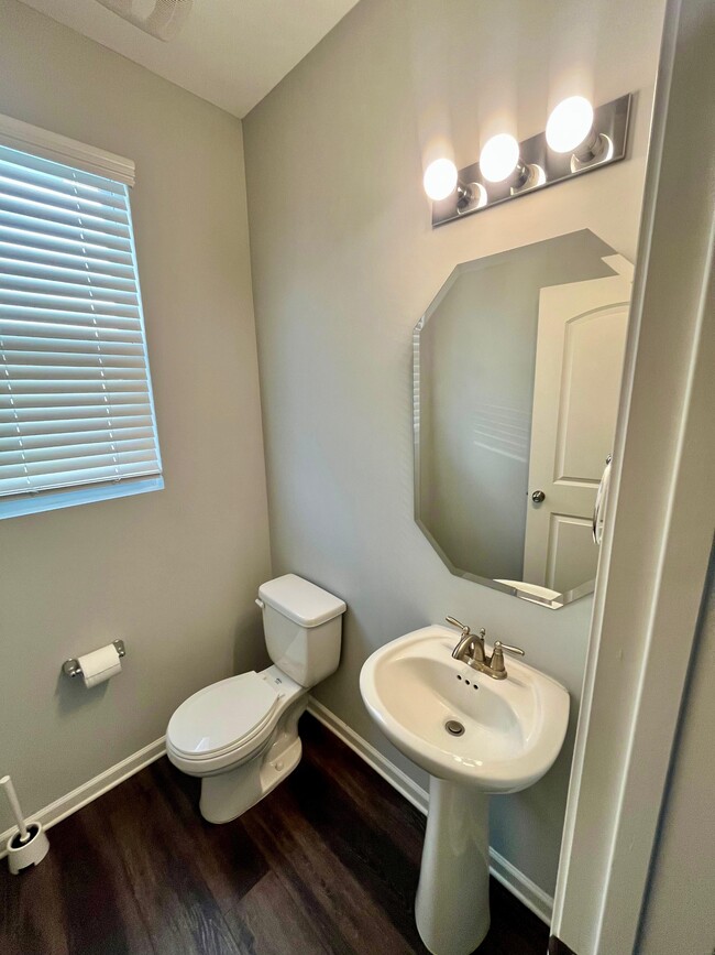 Building Photo - 2105 Boynton St