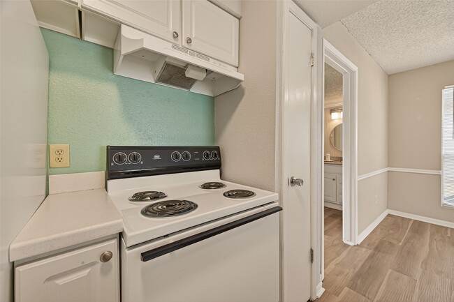 Building Photo - 1516 Bay Area Blvd