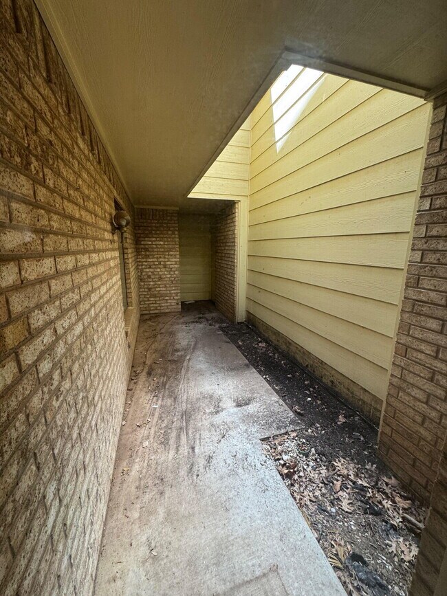 Building Photo - 6804 Frankford Ave