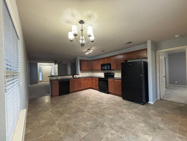 Building Photo - Beautiful 3-bed 2-Bath home in Avery Park ...
