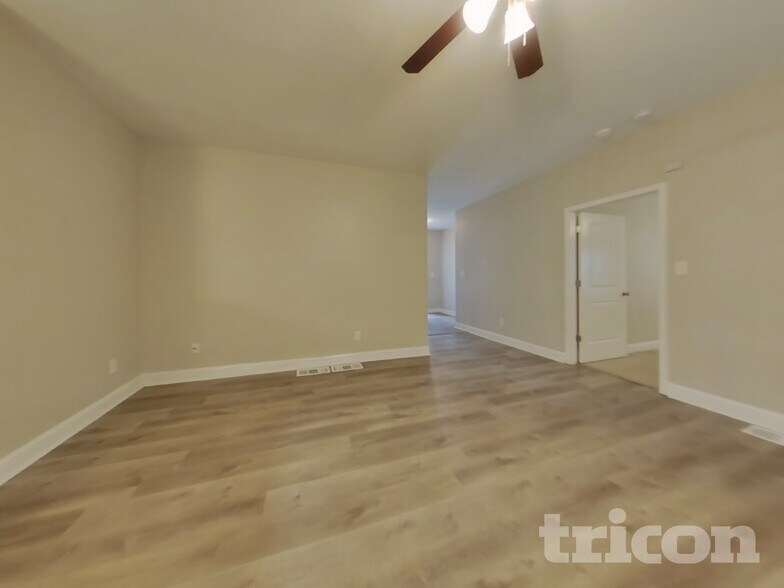 Building Photo - 124 Kings Crossing Ct