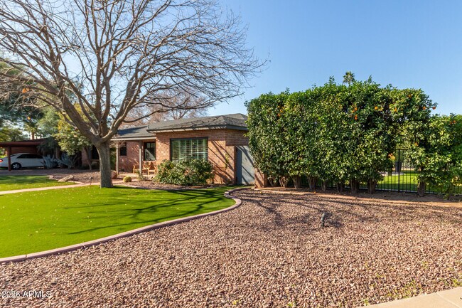 Building Photo - 1519 W Flower Cir N