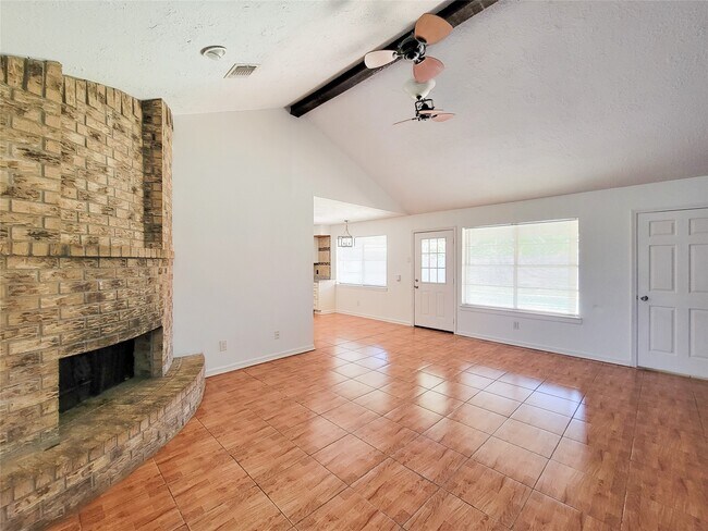 Building Photo - 409 S Travis