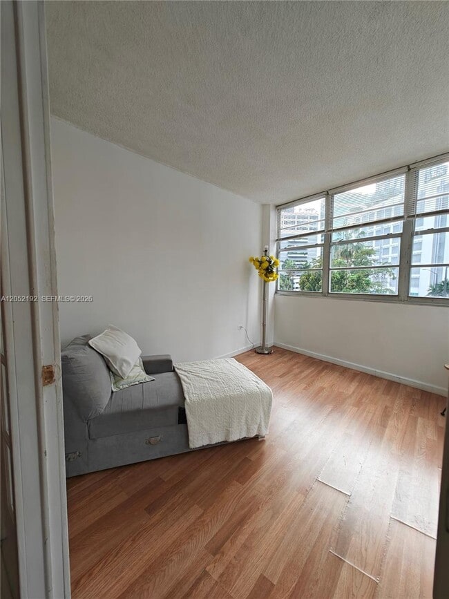 Building Photo - 825 Brickell Bay Dr