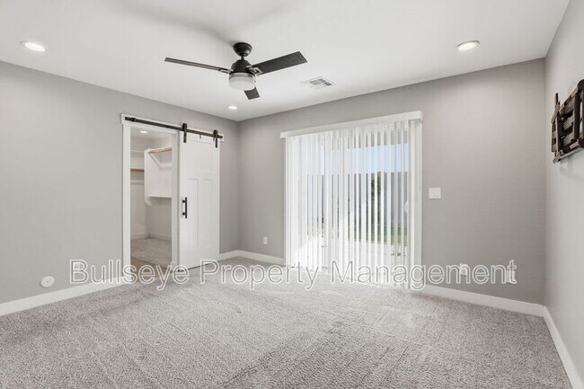 Building Photo - 5029 S 11th Pl